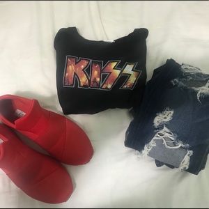 Kiss Crop Top